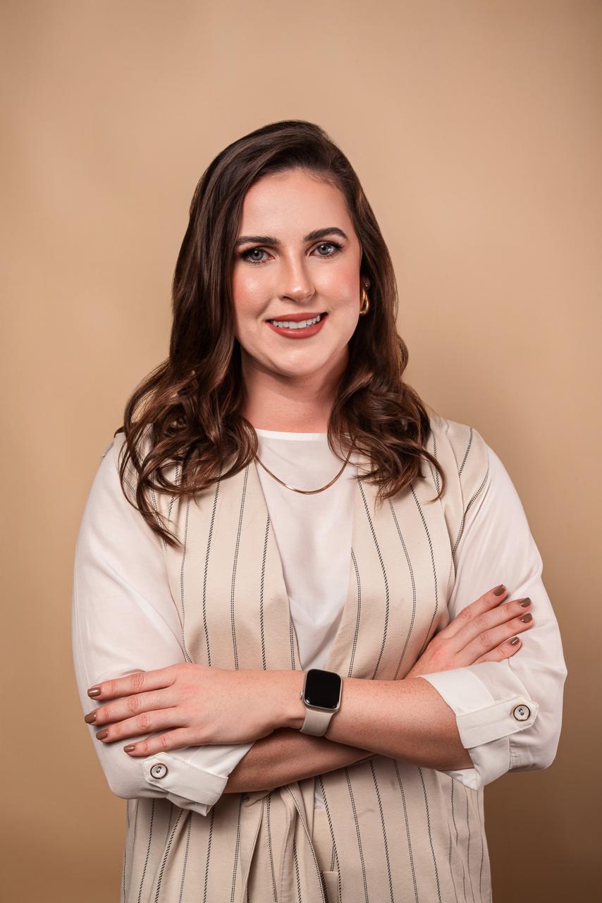 Dra. Maiara Betina, dentista biológica em Blumenau